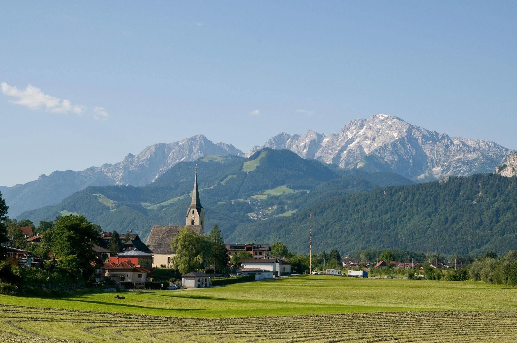 Hotel Gasthof Zum Kirchenwirt Puch bei Hallein Exterior photo